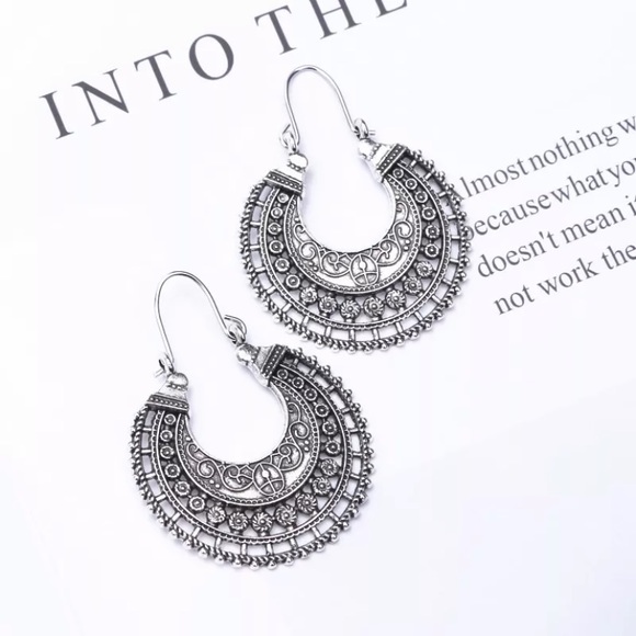 5/$25 Silver Filigree Antique Statement Earrings - Picture 4 of 5